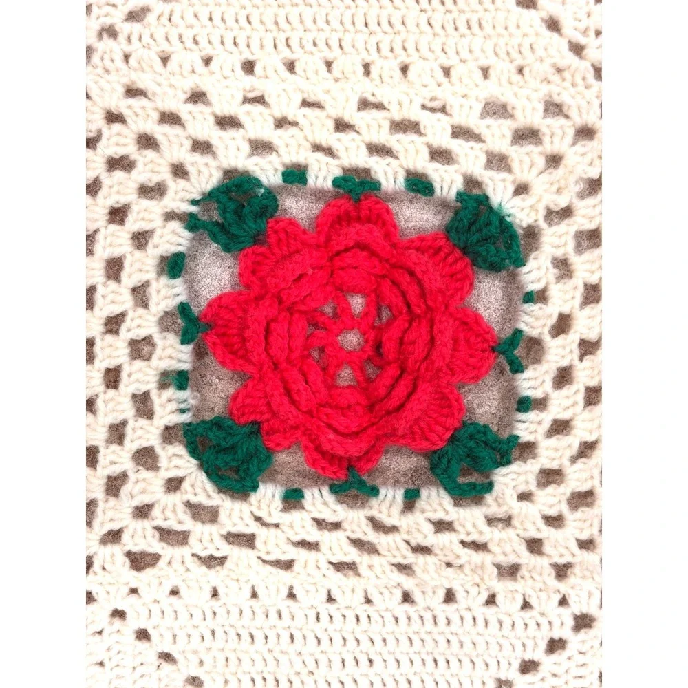 Vintage Handmade Crochet Rose Afghan Throw Blanket Cream Red Green Fringe 59x73